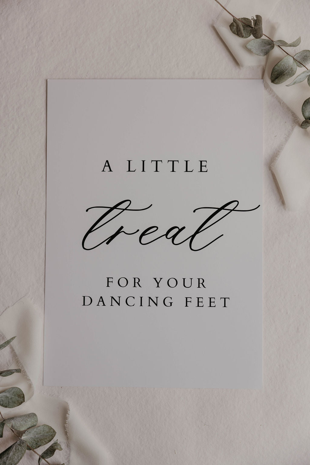 Minimalistic Flip Flop Wedding Sign